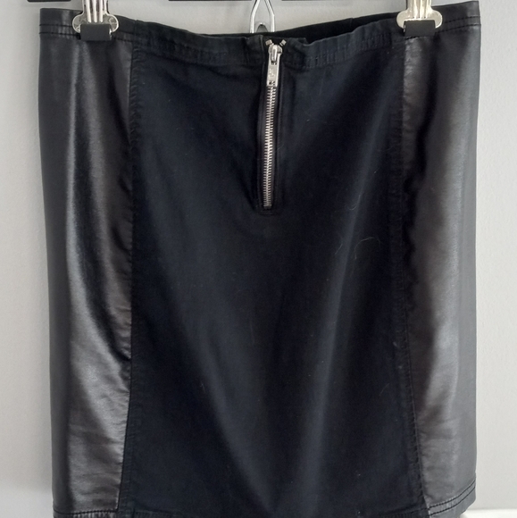 Vegan Leather trimmed Knit skirt by Cheap Monday - Picture 2 of 6